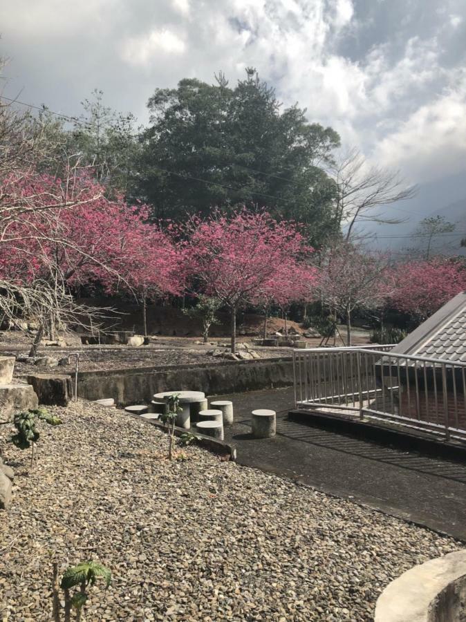 Dongguang Zhixing Homestay Jücsi Kültér fotó
